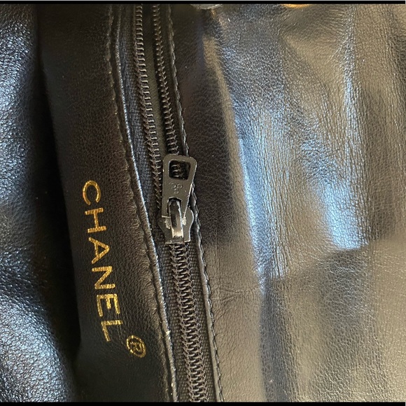 Chanel Vintage Lambskin Stitched CC Logo Small Crossbody Chain Flap Bag - Picture 5 of 17
